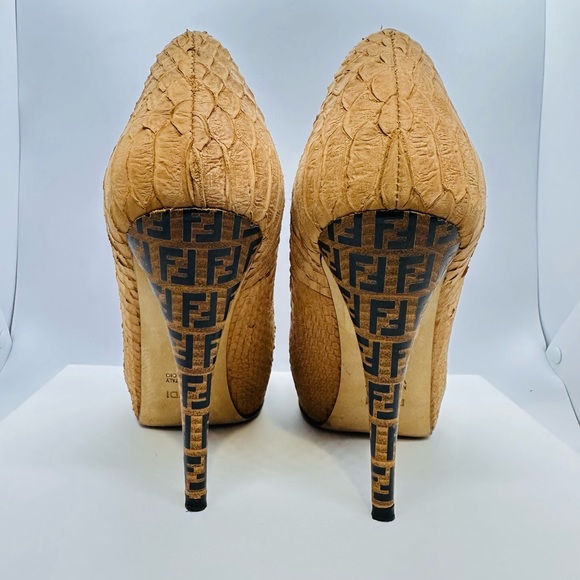 FENDI Décolleté Vitelli Pumps - Picture 3 of 6